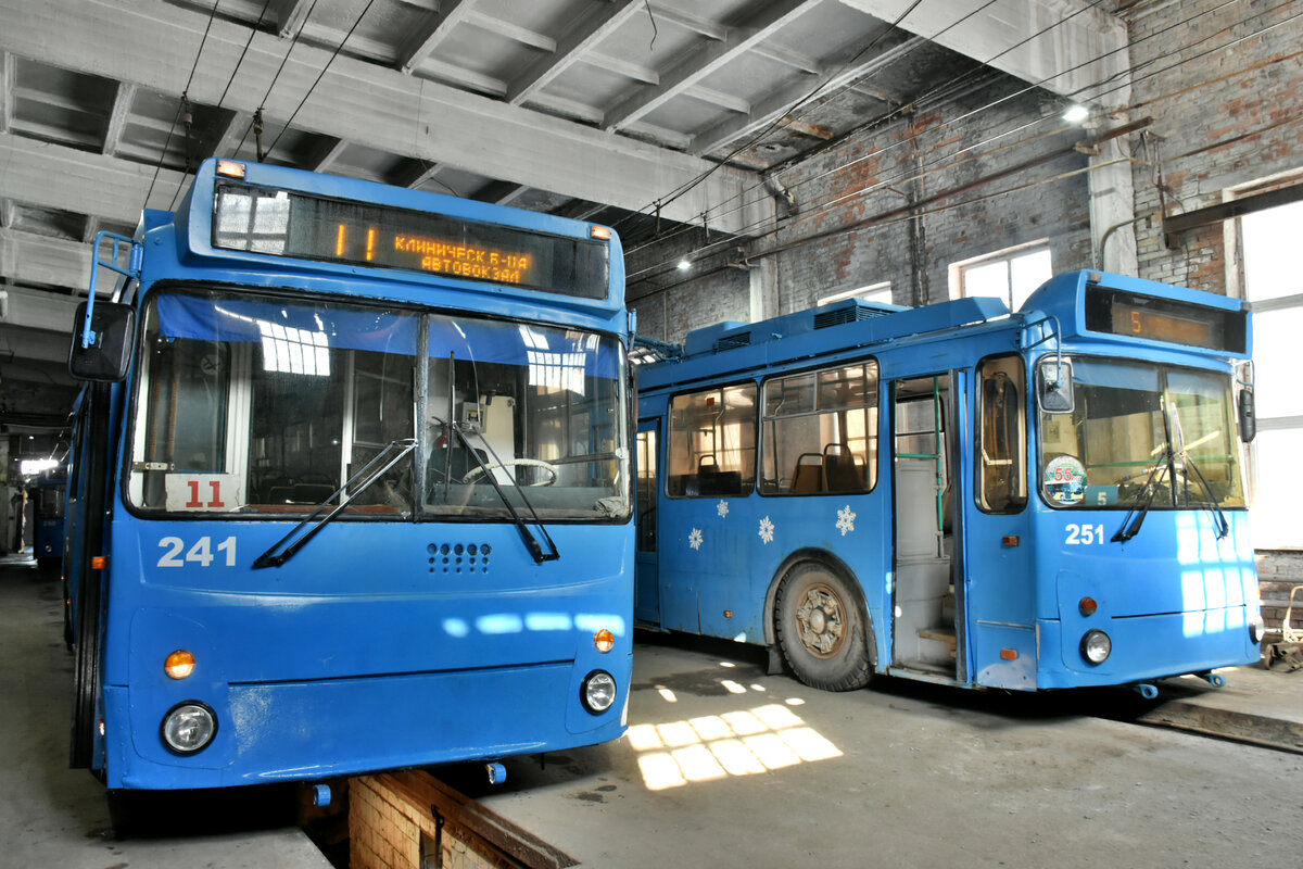 Владивосток, ЗиУ-682Г-016.02 № 241