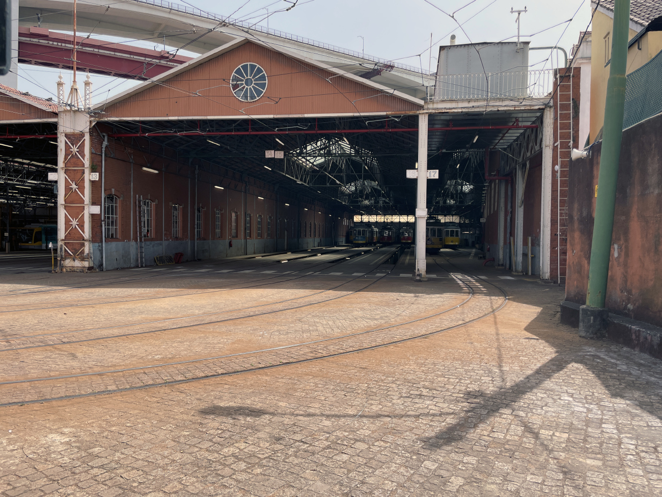 Лиссабон — Трамваи: Депо Санту-Амару; Лиссабон — Трамваи: Линии и инфраструктура Лиссабон — Трамваи: Депо Санту-Амару; Лиссабон — Трамваи: Линии и инфраструктура