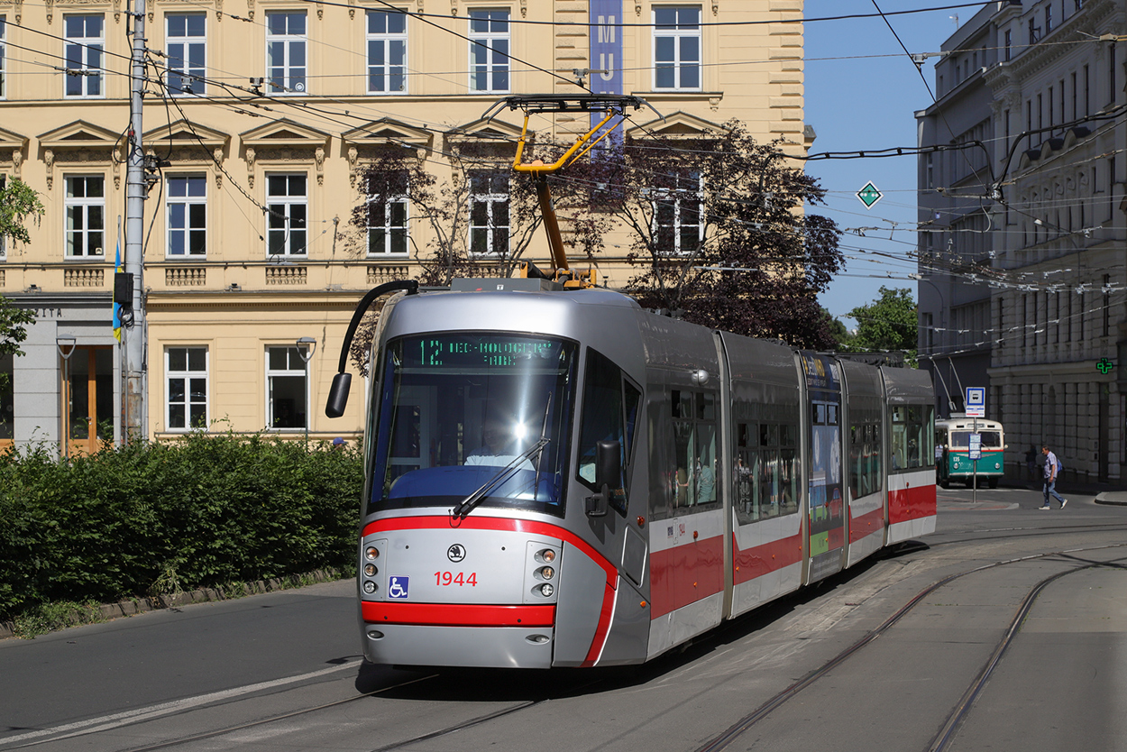Брно, Škoda 13T Elektra № 1944