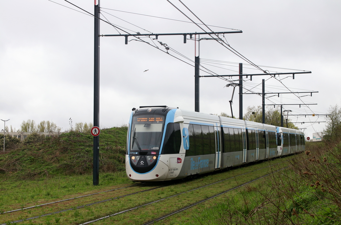 Париж -  Версаль -  Ивелин, Alstom Citadis Dualis № TT609; Париж -  Версаль -  Ивелин — Трамвайная линия Т12