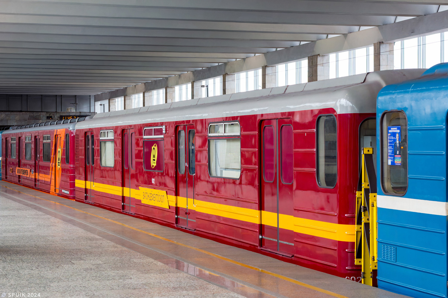 Санкт Петербург, 81-714.6Д № 002