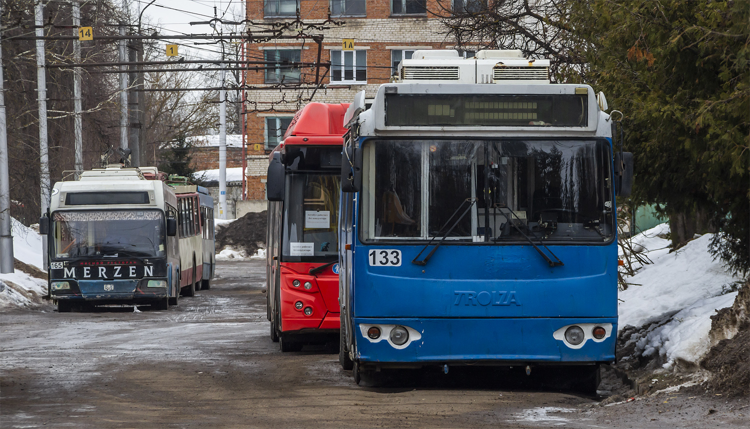 Kaluga, BKM 321 № 165; Kaluga, ZiU-682G-016.04 (with double first door) № 133