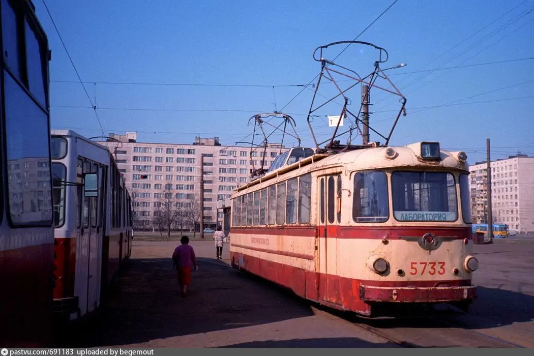 Санкт Петербург, ЛМ-57 № 5733