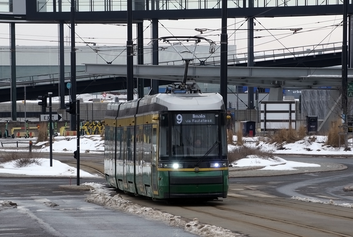 Хельсинки — Эспоо, Škoda ForCity Smart Artic MLNRV3 № 437