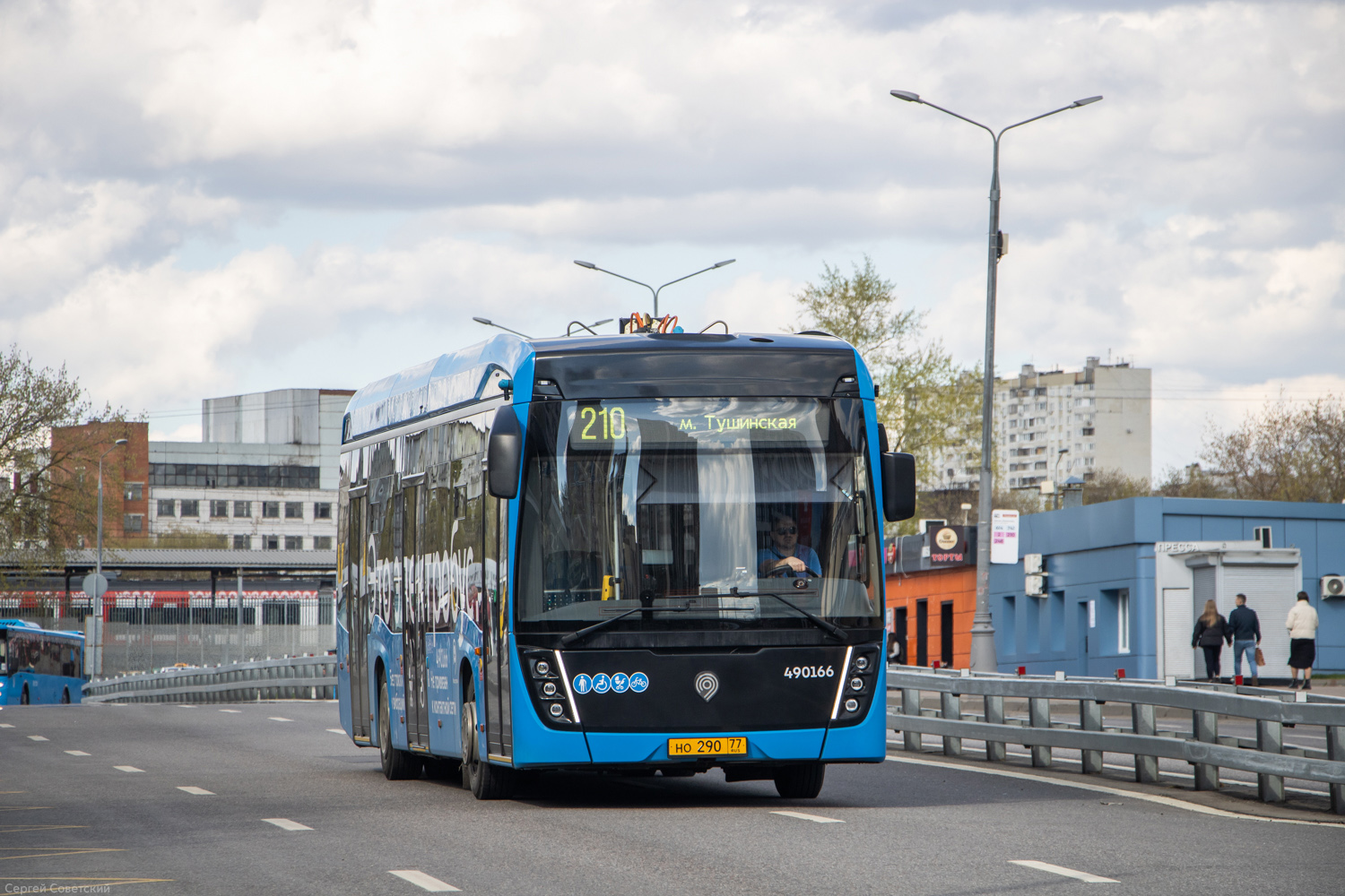 Москва, КАМАЗ-6282 № 490166