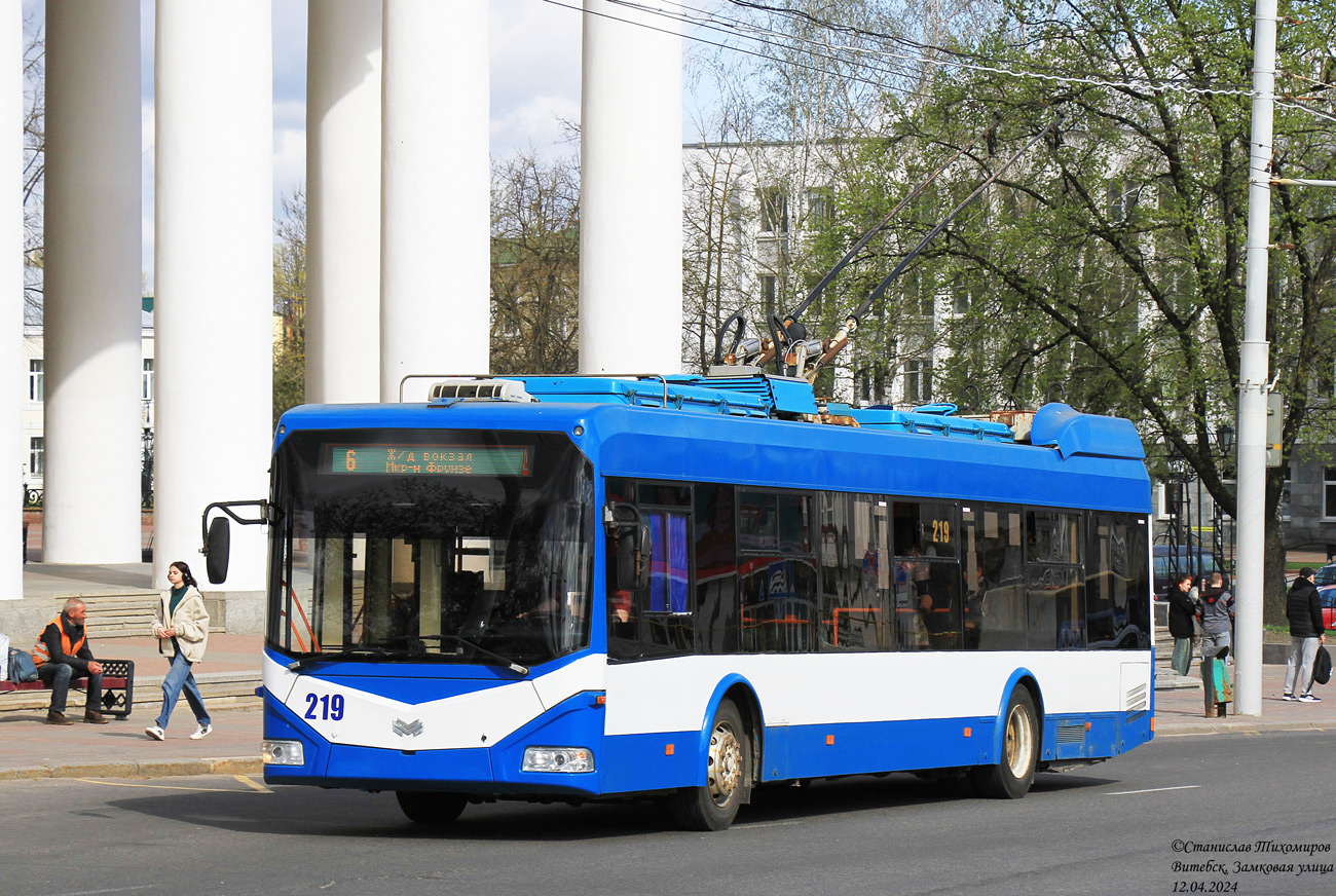Витебск, БКМ 32100D № 219