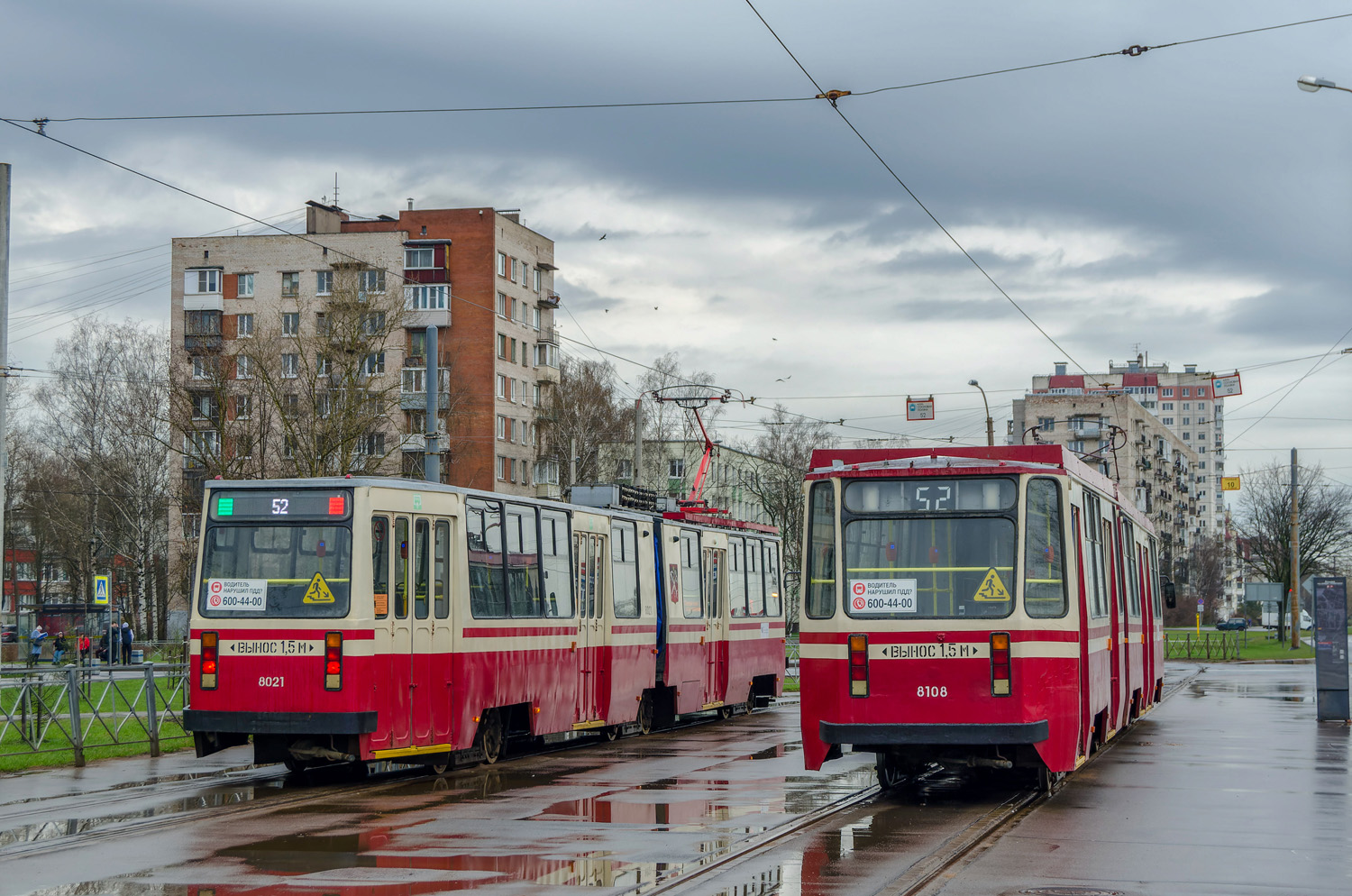 Санкт-Петербург, ЛВС-86К № 8021; Санкт-Петербург, 71-147К (ЛВС-97К) № 8108