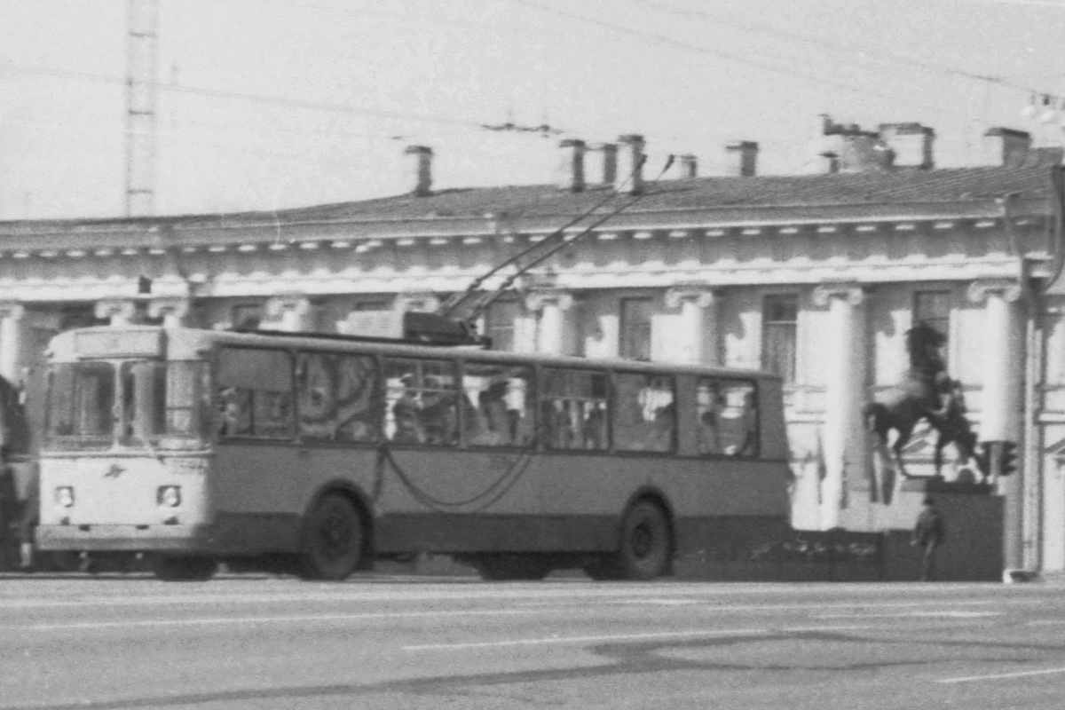 Szentpétervár, ZiU-682V1 — 3596