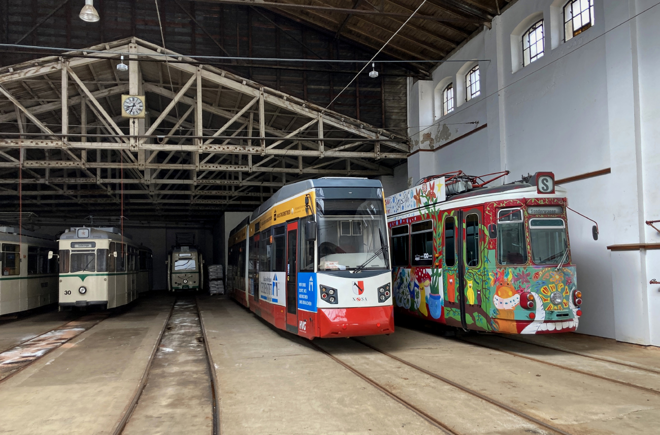 Хальберштадт, Leoliner Fahrzeug-Bau Leipzig NGTW6H № 1; Хальберштадт, Esslingen GT4 № 166