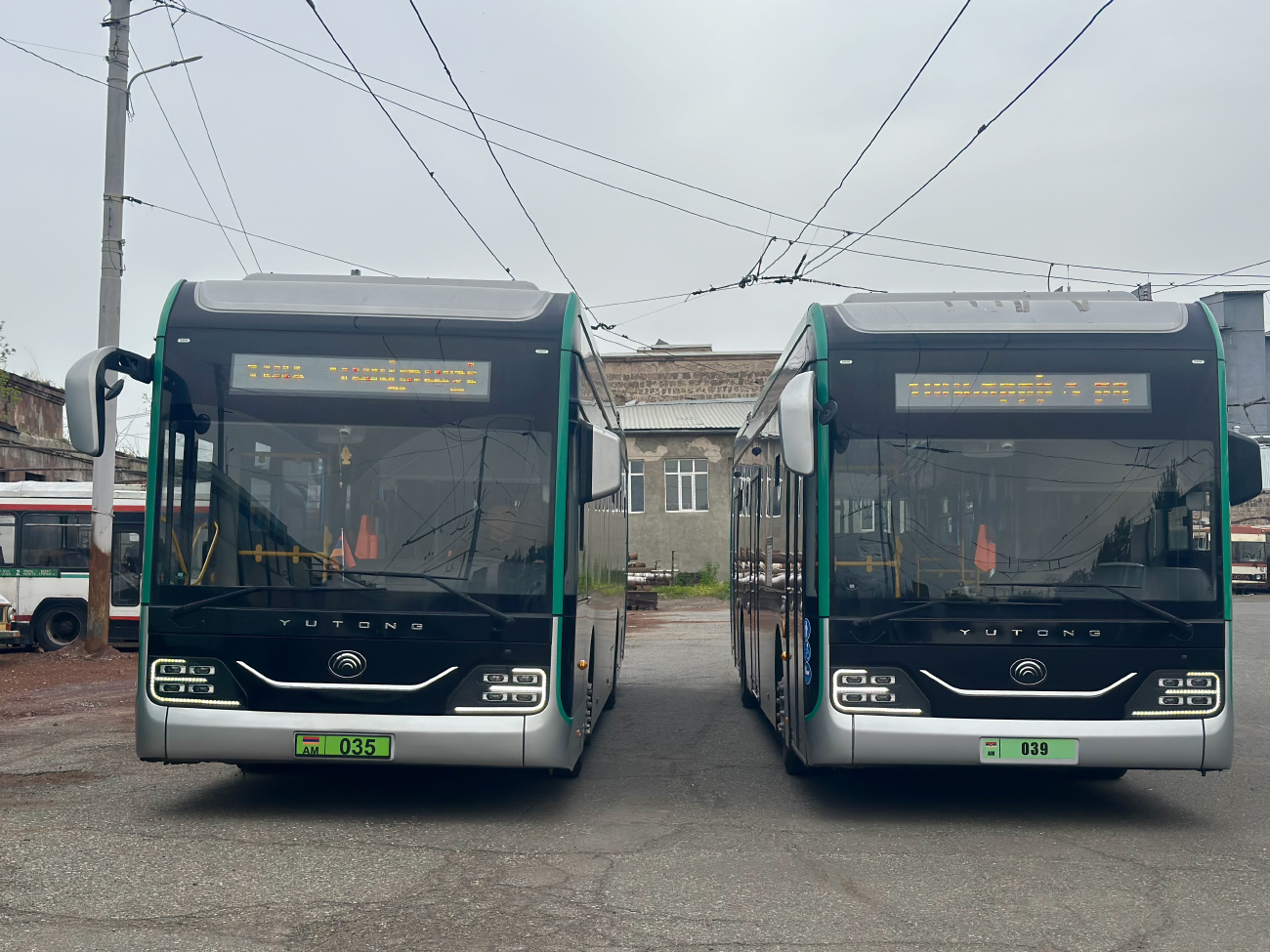 埃里温, Yutong ZK6128BEVG # 035; 埃里温, Yutong ZK6128BEVG # 039