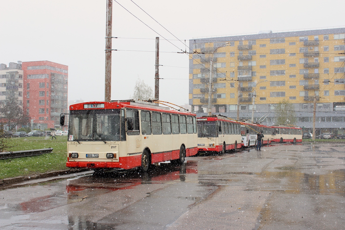 Вильнюс, Škoda 14Tr11/6 № 2117; Вильнюс, Škoda 14Tr10/6 № 2128; Вильнюс, Škoda 14Tr10/6 № 2125