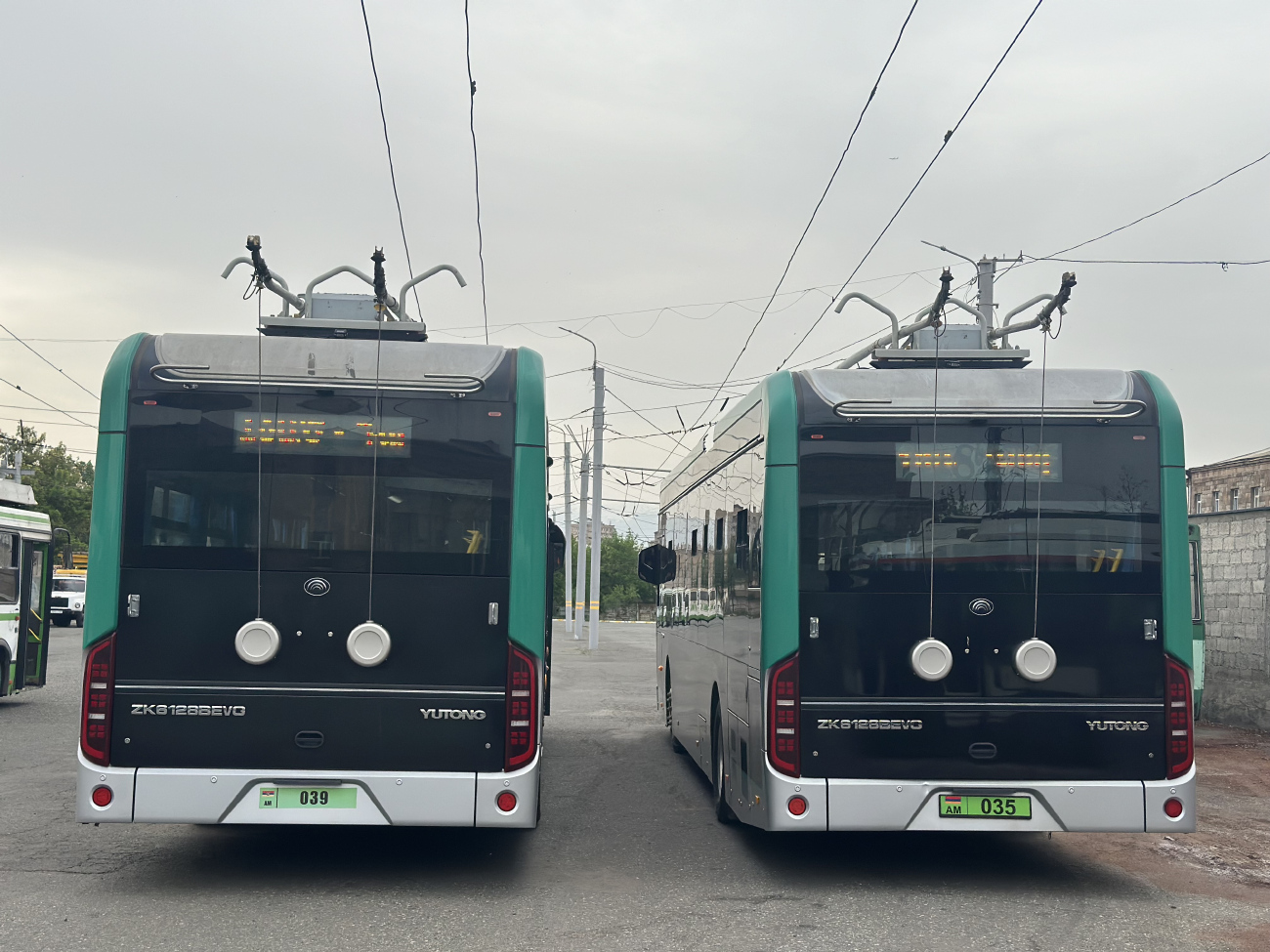 Єреван, Yutong ZK6128BEVG № 039; Єреван, Yutong ZK6128BEVG № 035