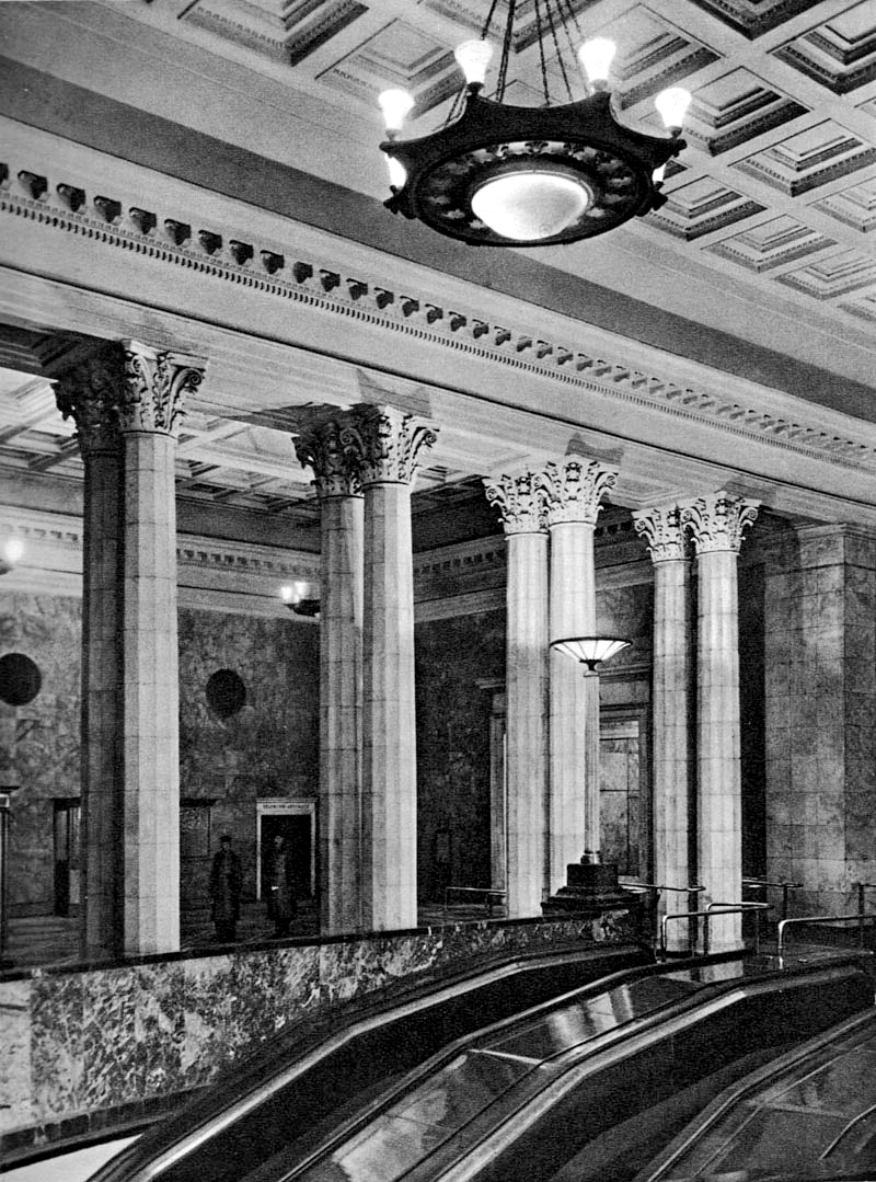 Moscow — Metro — [2] Zamoskvoretskaya Line; Moscow — Metropolitain — Transfers and anterooms; Moscow — Metropolitan — historical photos (1933-1991)