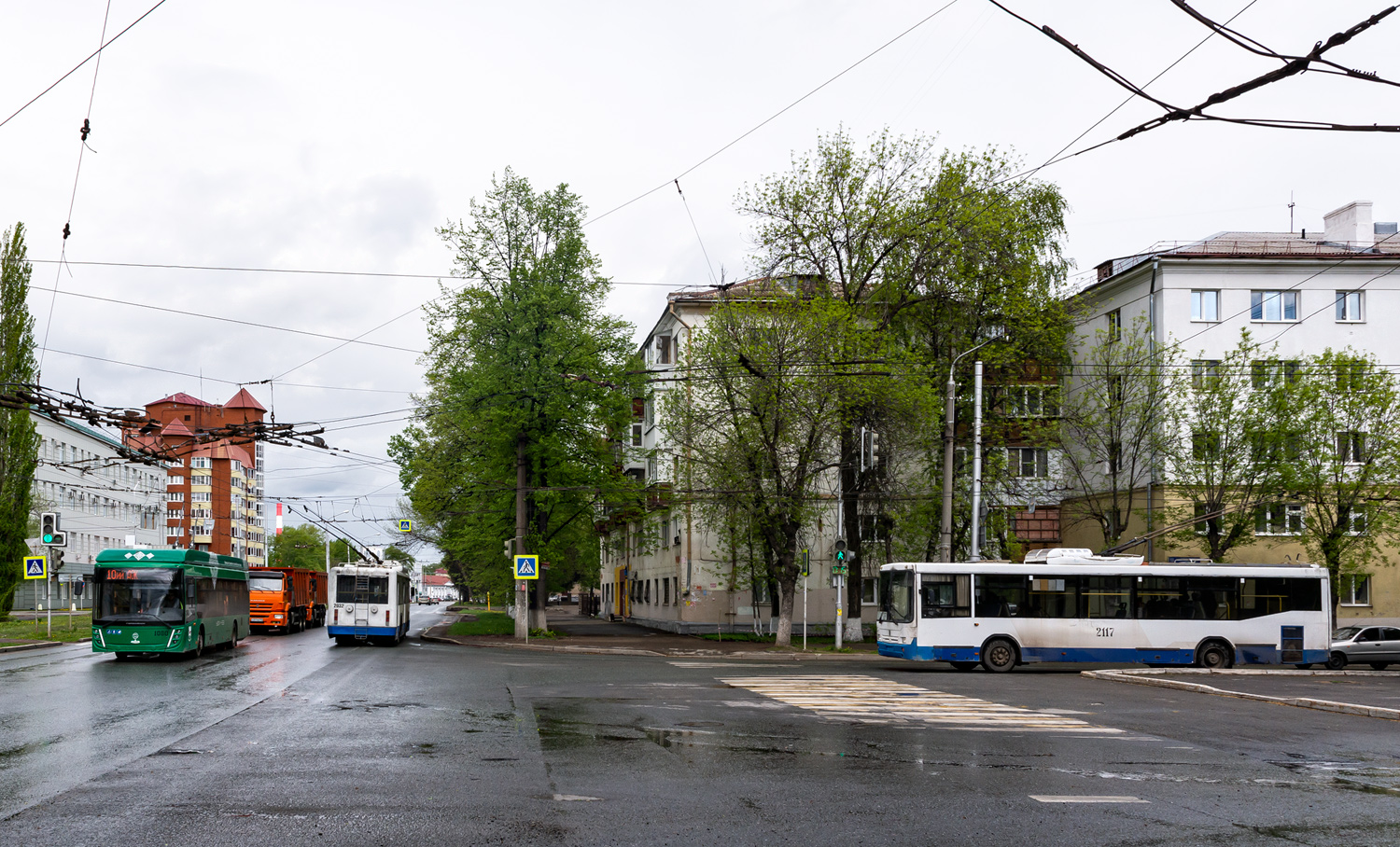 Уфа, УТТЗ-6241.01 «Горожанин» № 1080; Уфа, БТЗ-52767А № 2032; Уфа, НефАЗ-БТЗ 52765Р № 2117