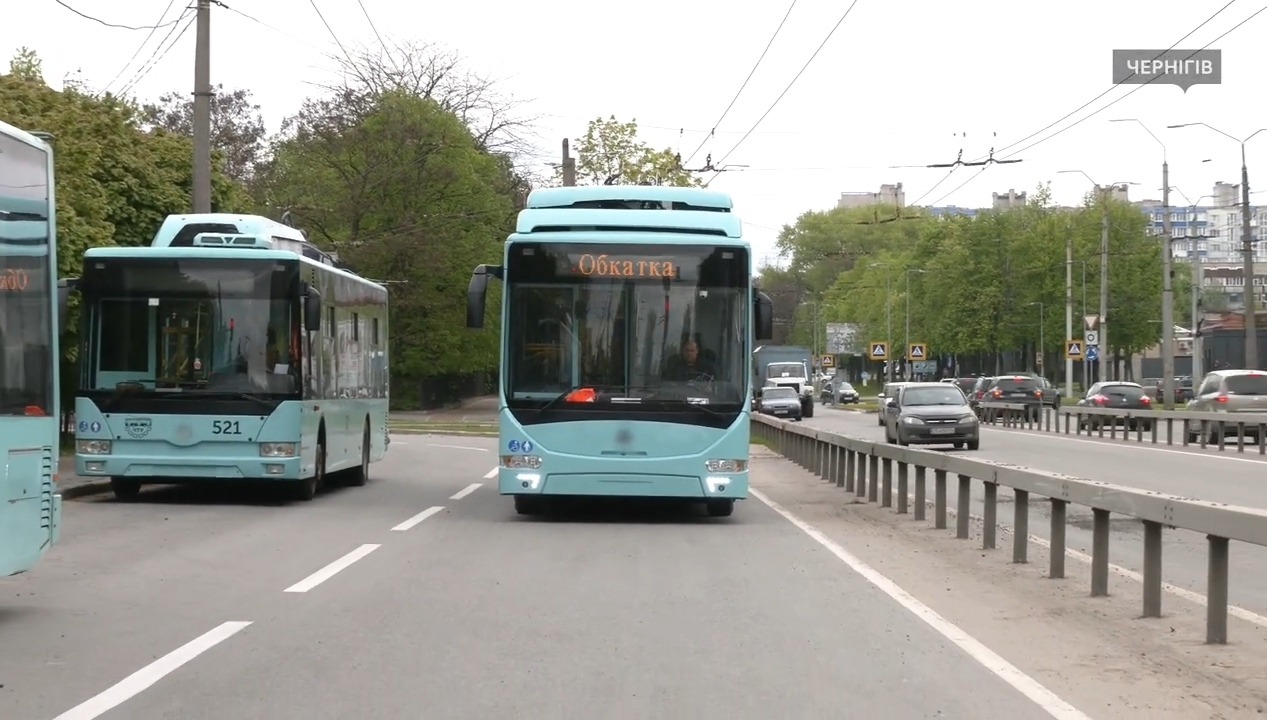 Чернигов, Еталон Т12110 «Барвінок» № 521; Чернигов, Еталон-Т12220 № б/н