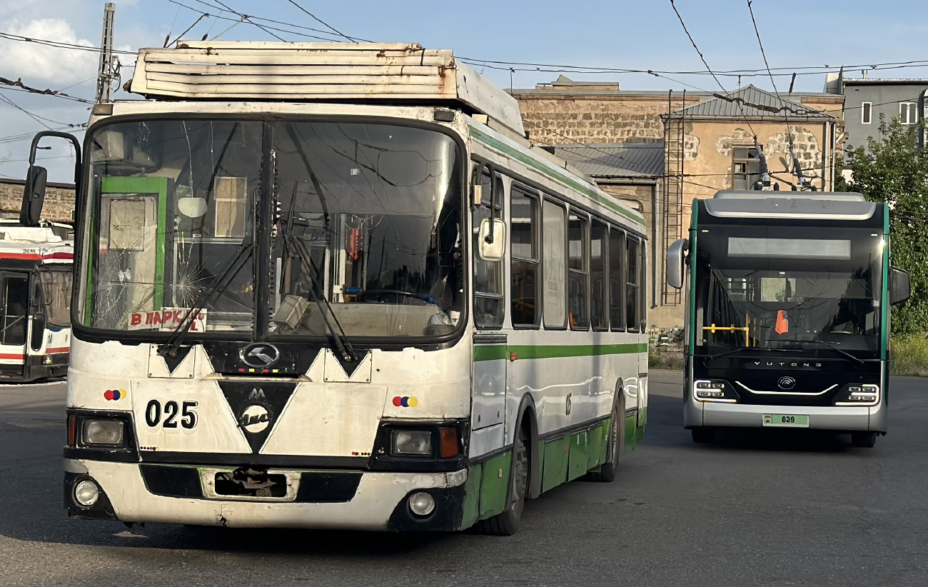 Ереван, ЛиАЗ-5280 (ВЗТМ) № 025; Ереван, Yutong ZK6128BEVG № 039