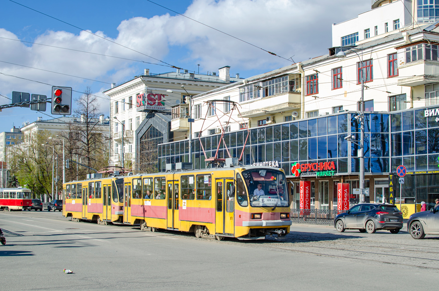 Екатеринбург, 71-403 № 828