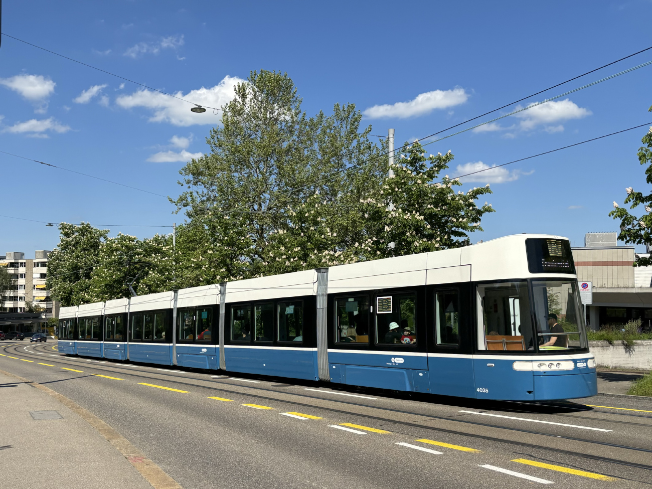 Zürich, Alstom Flexity Zürich # 4035