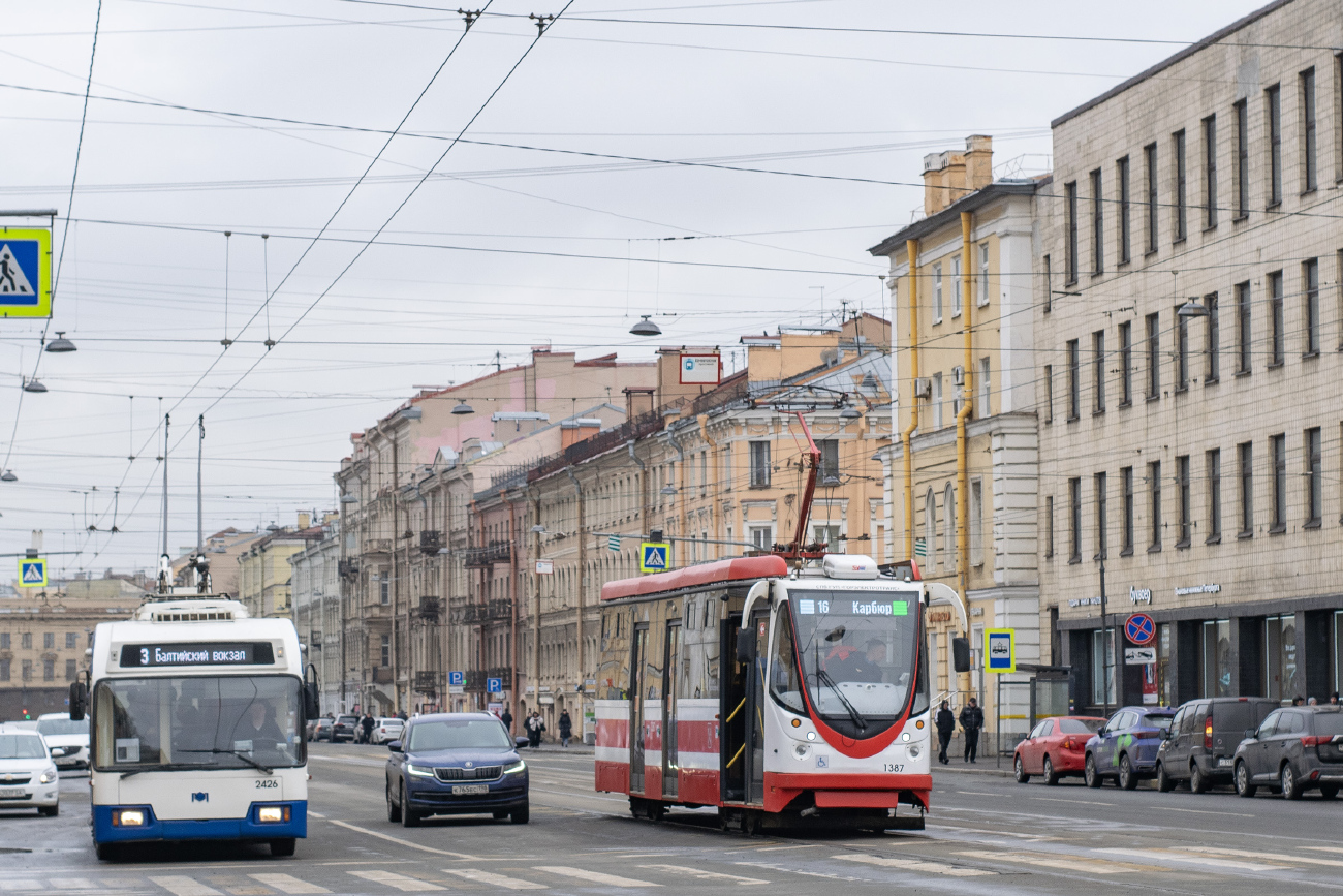 Санкт-Петербург, БКМ 321 № 2426; Санкт-Петербург, 71-134А (ЛМ-99АВН) № 1387