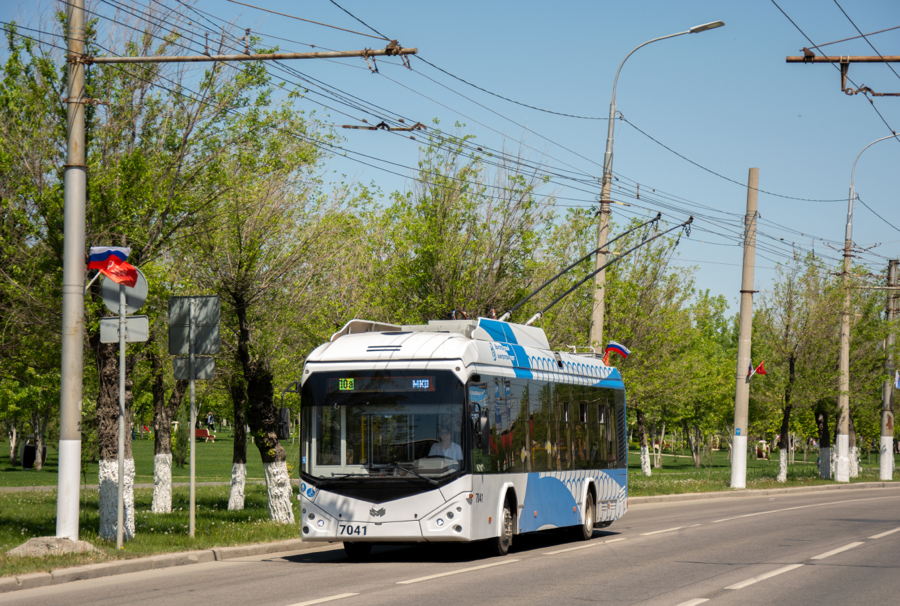Волгоград, БКМ 32100D № 7041