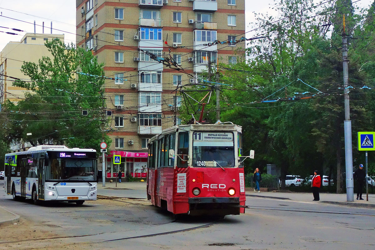 Саратов, 71-605 (КТМ-5М3) № 1240
