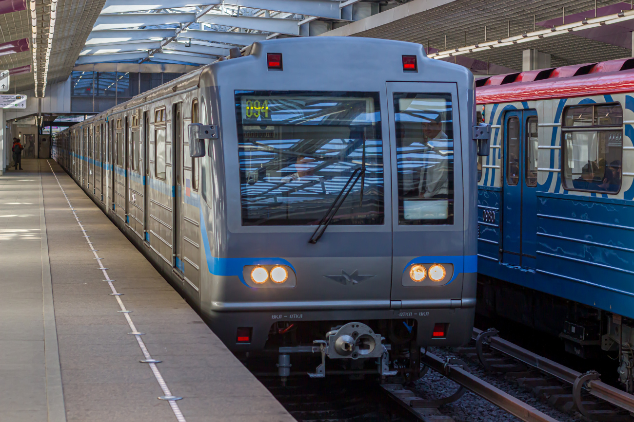 Moszkva, 81-717.6 — 27015