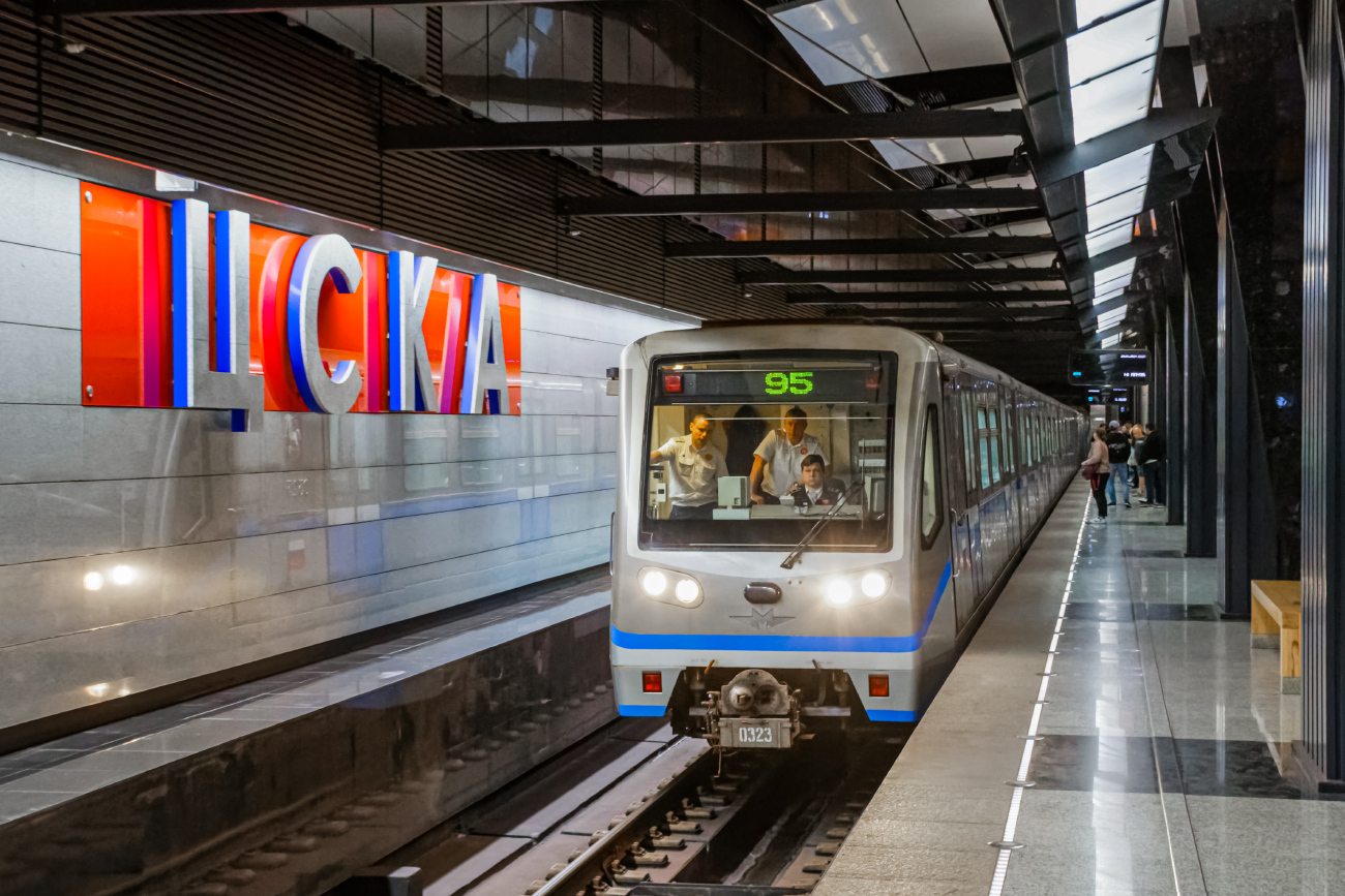 Москва, 81-740.4 «Русич» № 0323; Москва — Парад поездов к 89-летию Московского метрополитена 18 — 19 мая 2024