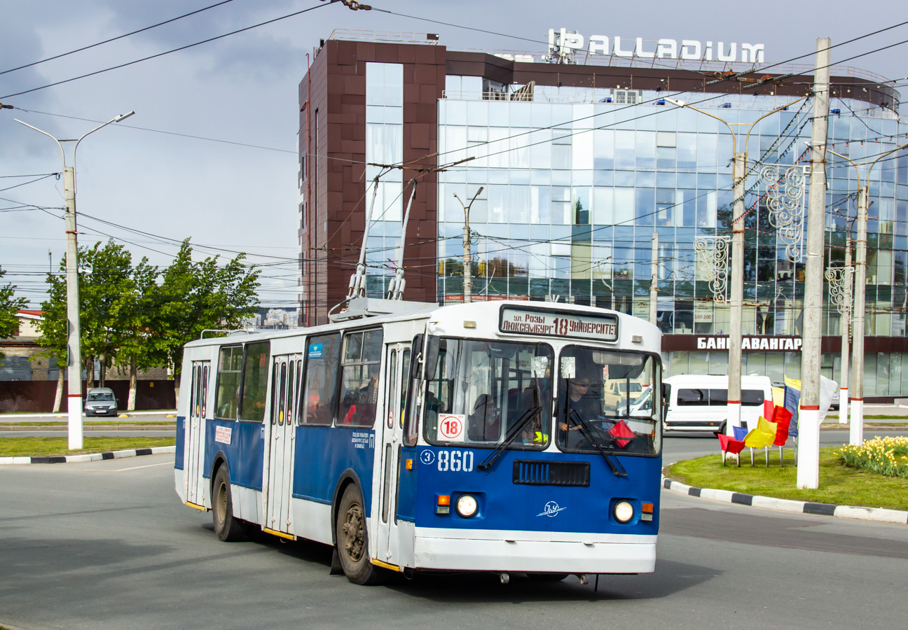 Tcheboksary, ZiU-682G-016 (012) N°. 860