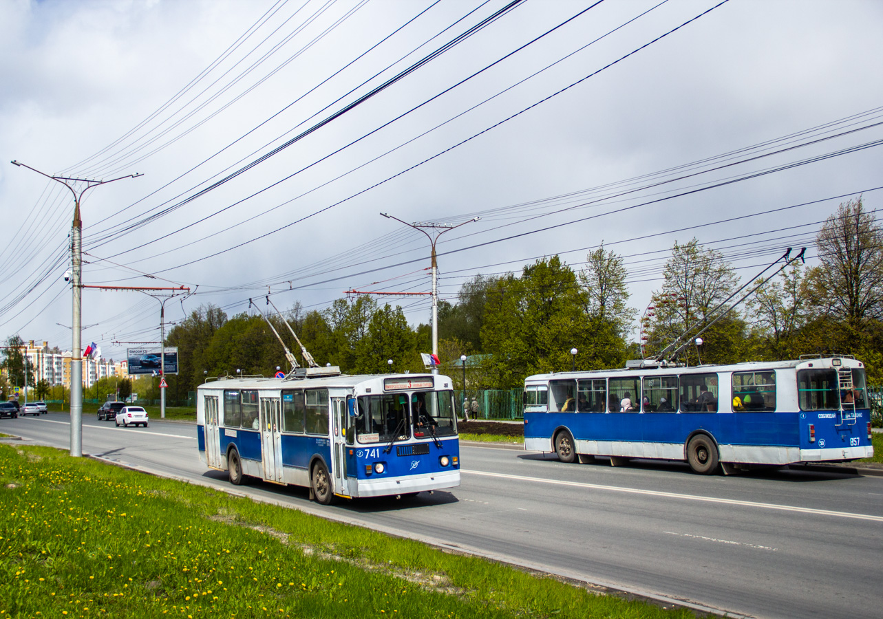 Чебоксары, ЗиУ-682Г-018 [Г0Р] № 741; Чебоксары, ЗиУ-682Г-016 (012) № 857