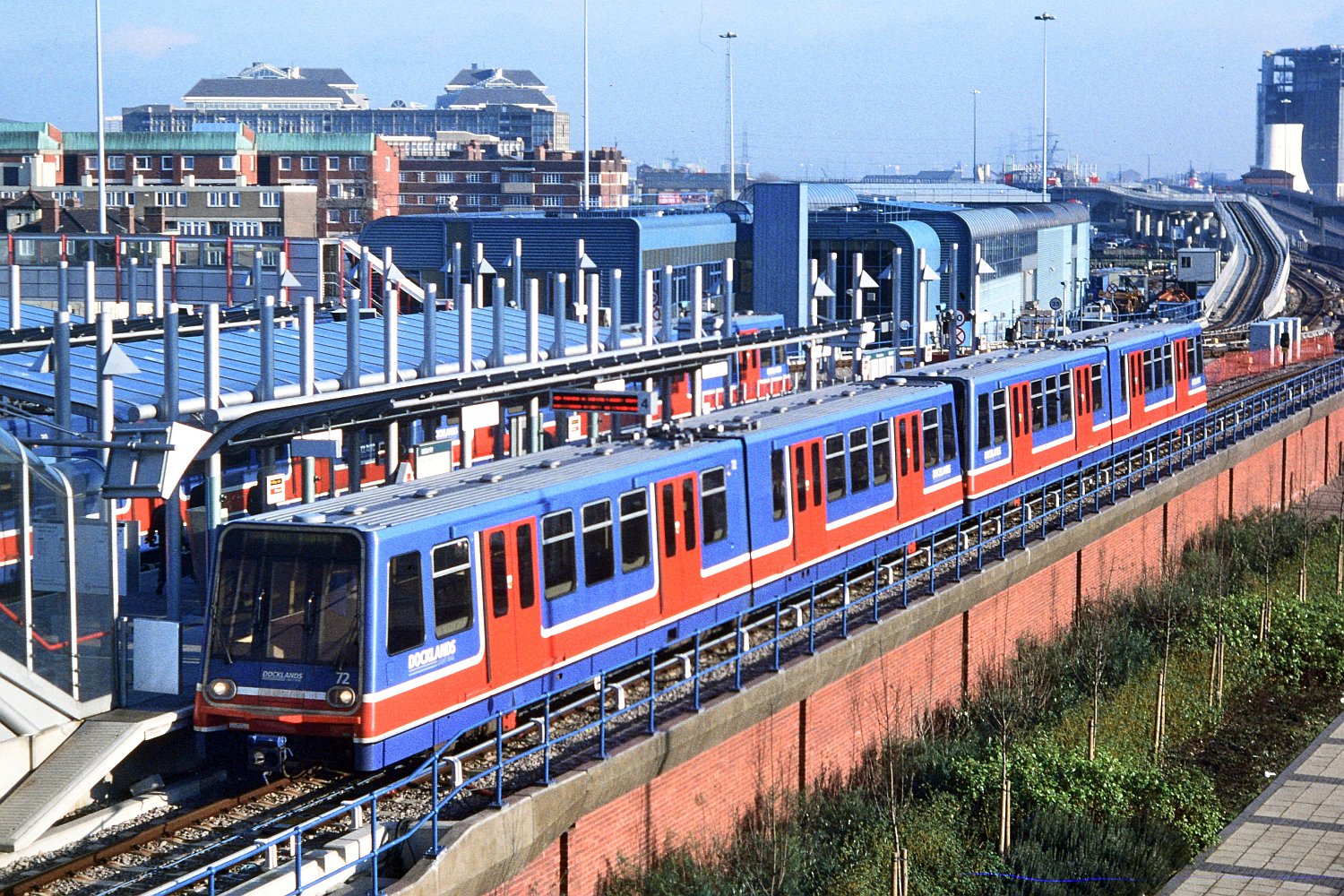 Лондон, Bombardier B92 № 72