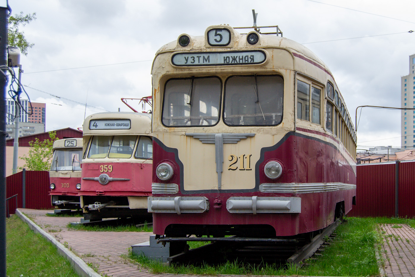 Екатеринбург, МТВ-82 № 211