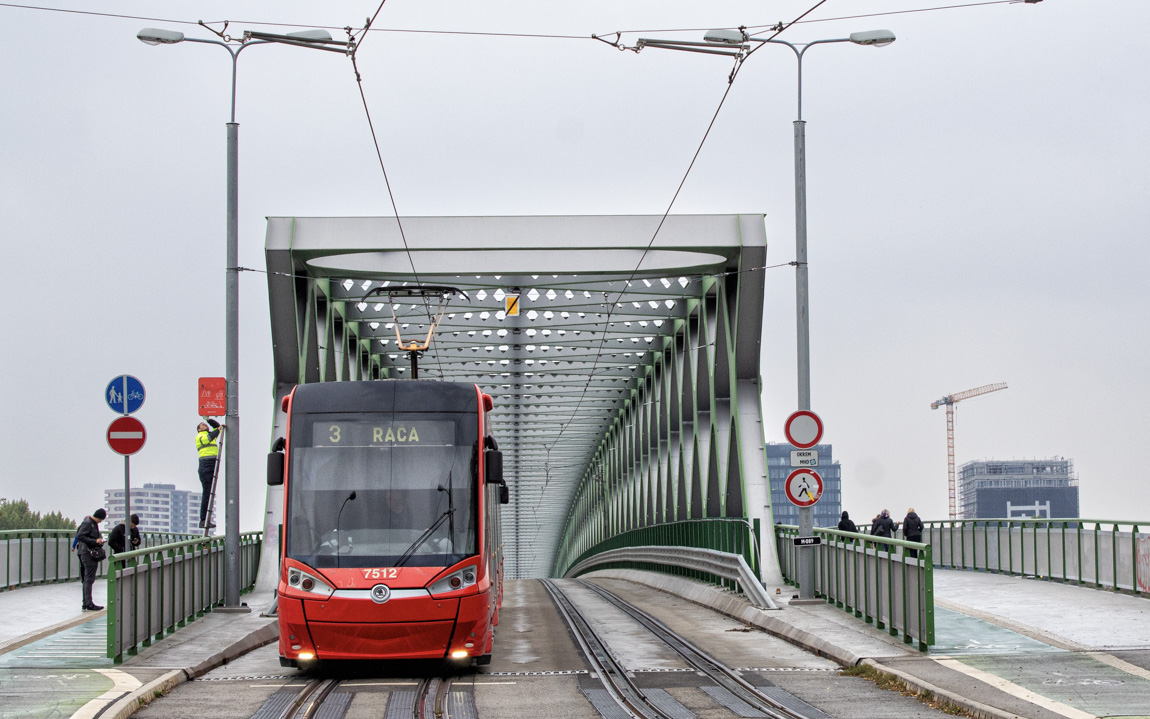 Братислава, Škoda 30T ForCity Plus № 7512