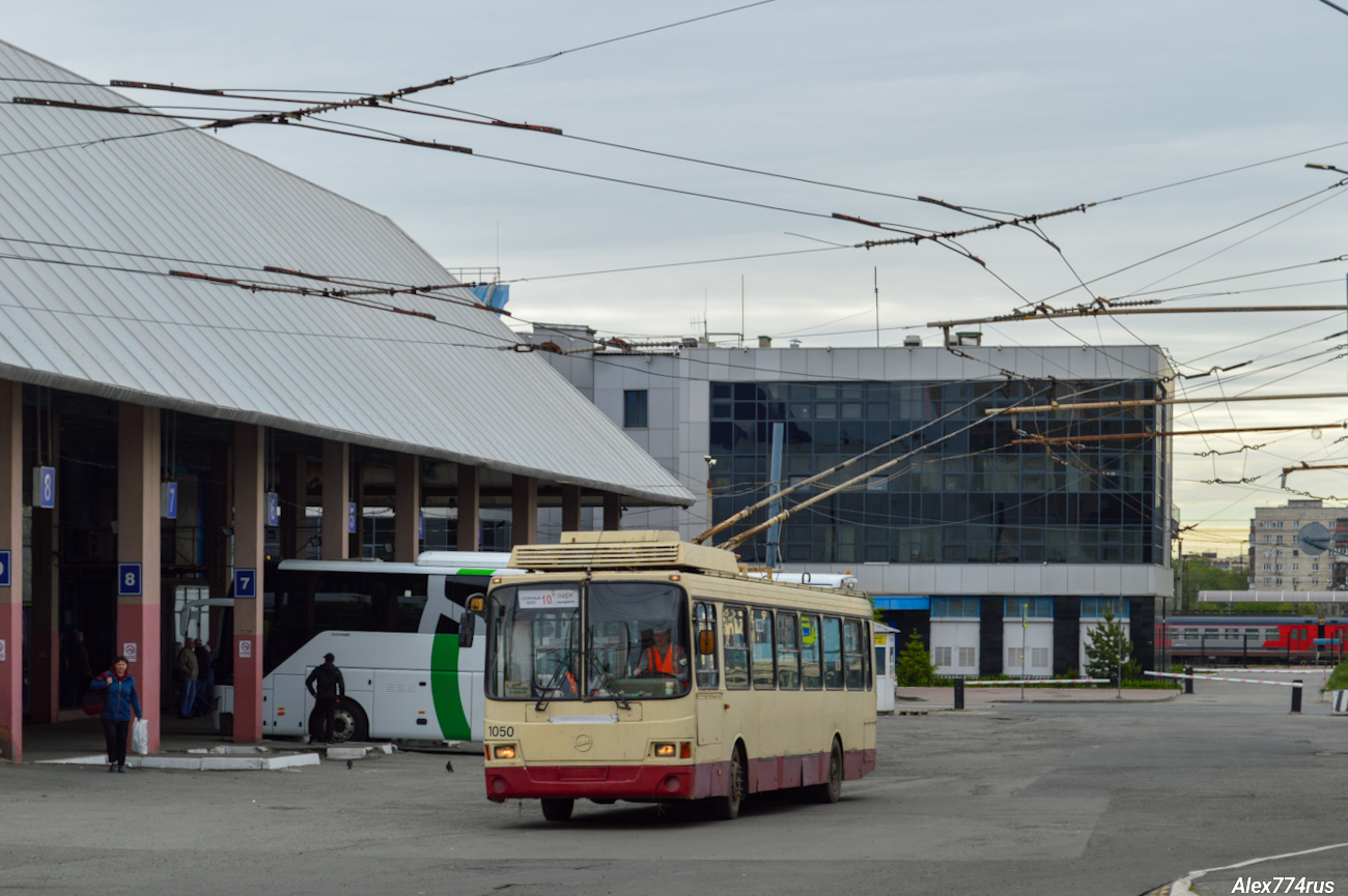 Челябинск, ЛиАЗ-5280 (ВЗТМ) № 1050
