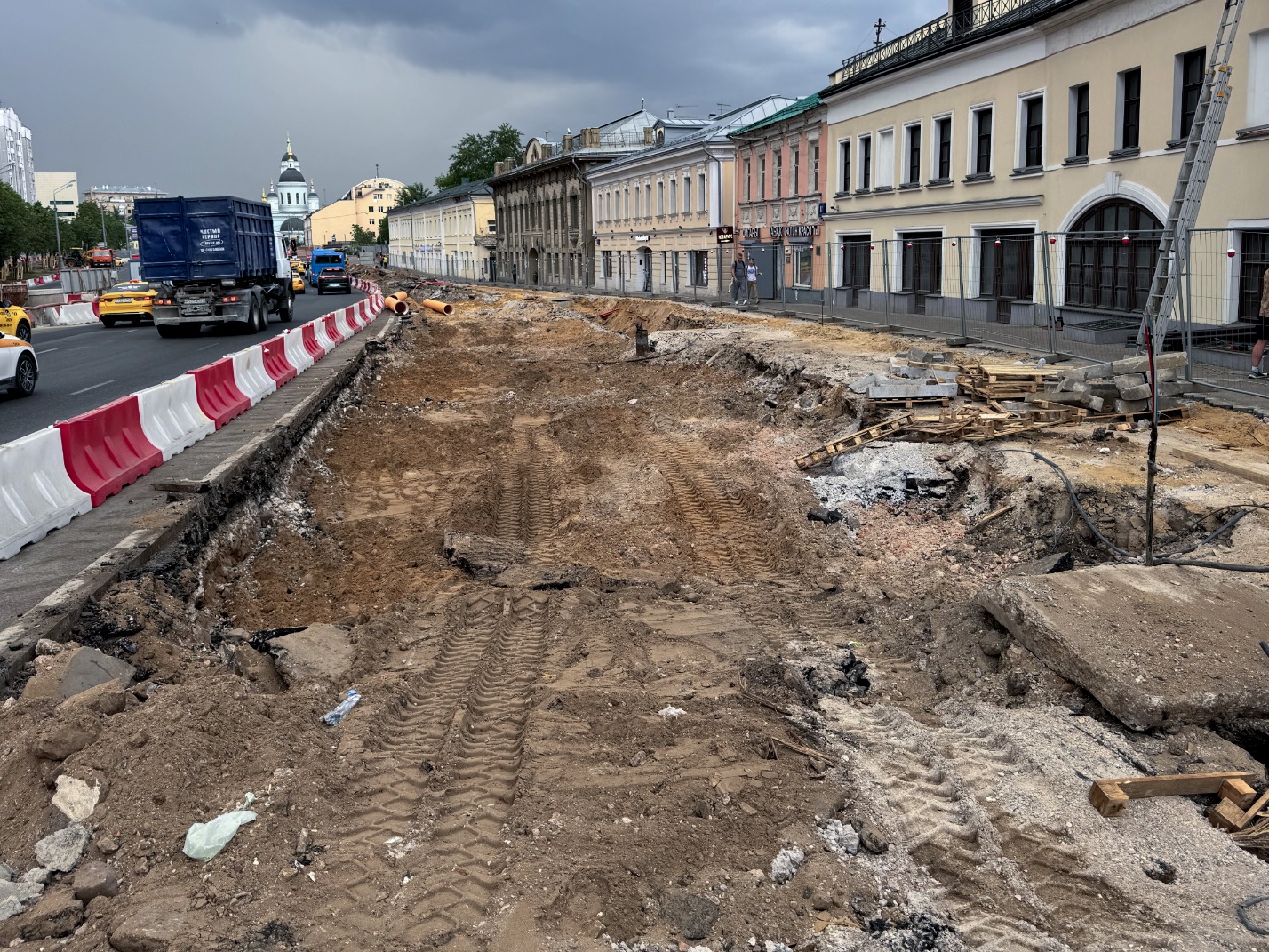 Moscow — Construction of a tram line on Sergiya Radonezhskogo Street