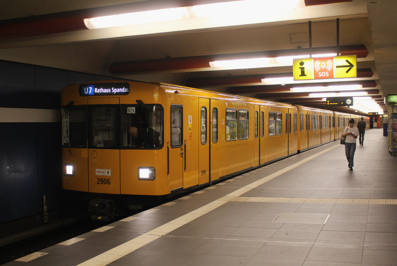 Берлин, BVG F92 № 2906