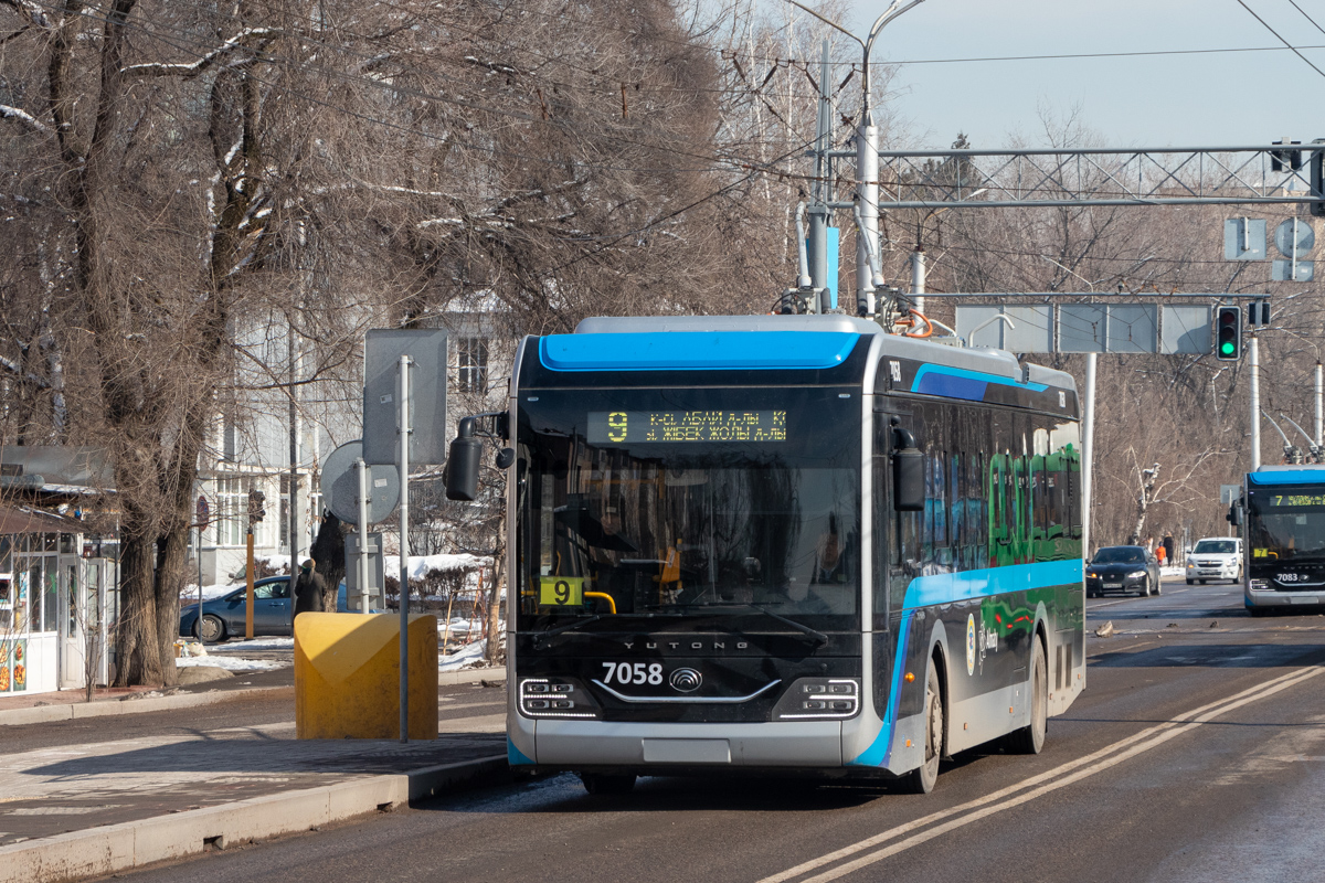 Almati, Yutong ZK6128BEVG (QazTehna) — 7058