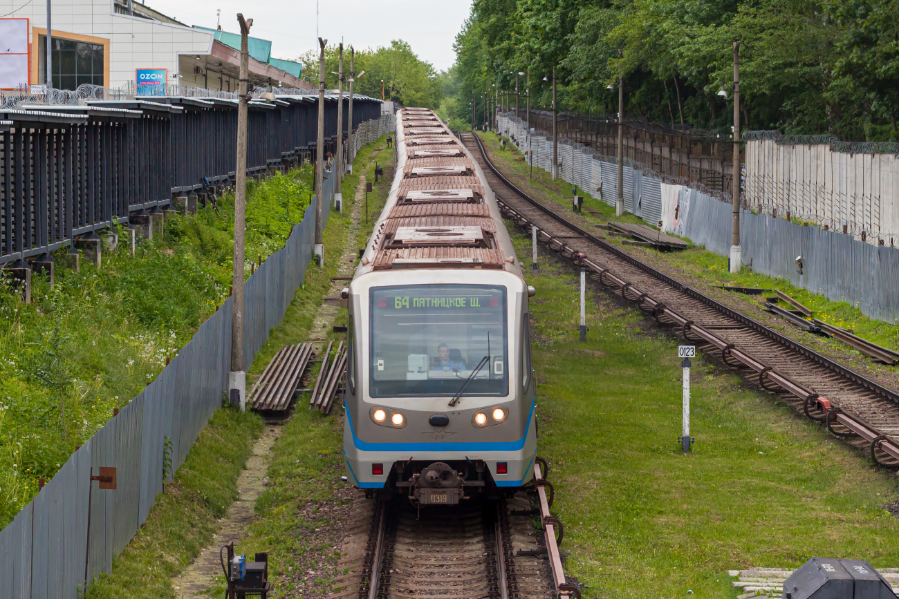 Moscou, 81-740.4 “Rusich” N°. 0319