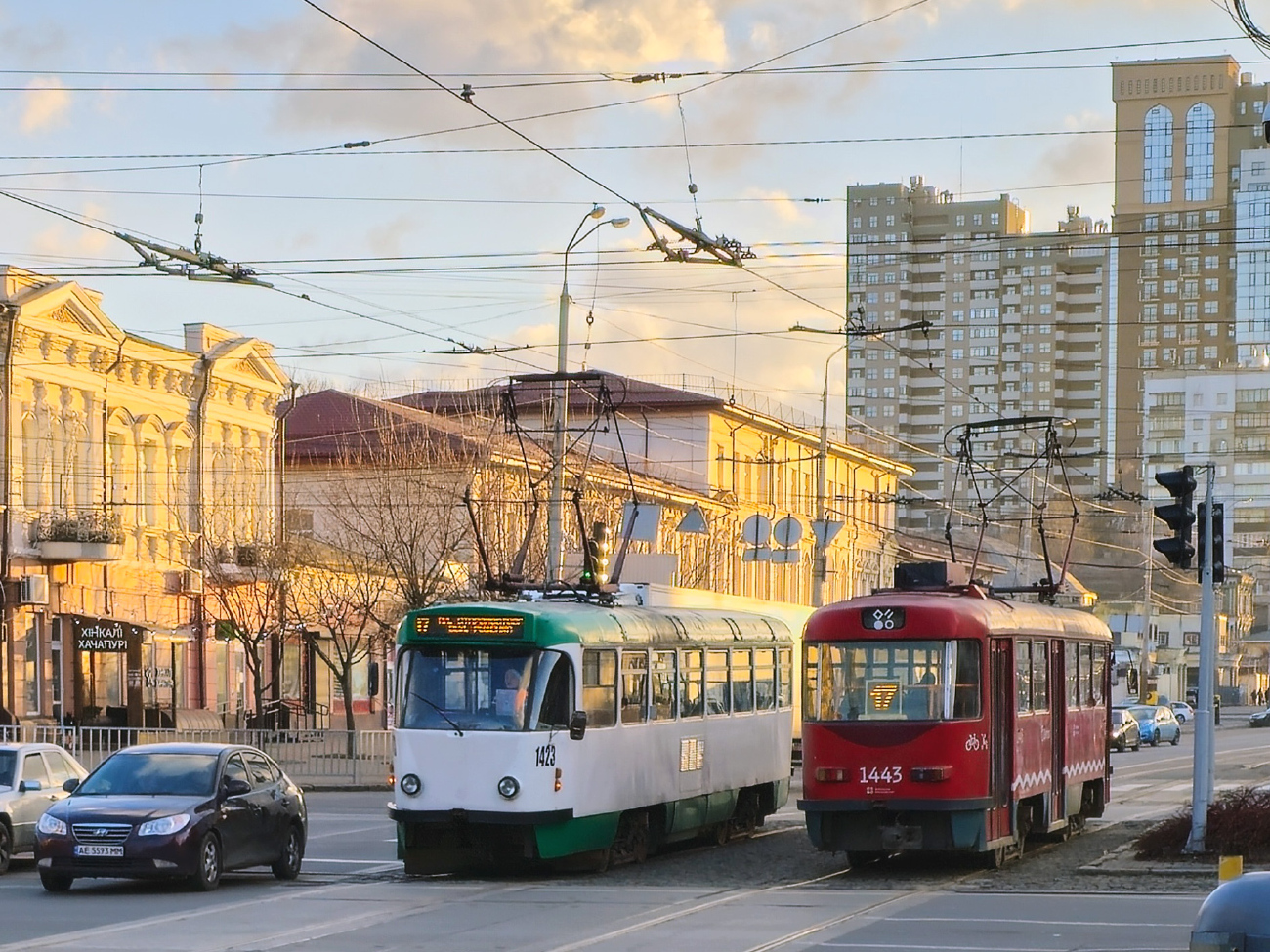 Dnipro, Tatra T4DM # 1423; Dnipro, Tatra T4D-MT # 1443