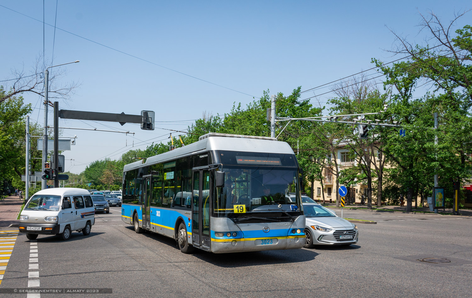 Алматы, YoungMan JNP6120GDZ (Neoplan Kazakhstan) № 3023