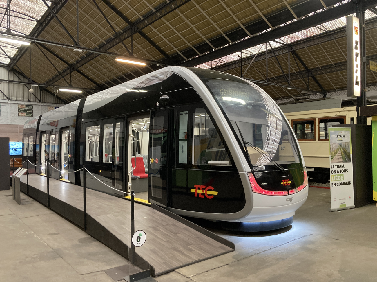 Льеж, CAF Urbos 100 № 101; Льеж — Cтроительство трамвайных линий и инфраструктуры