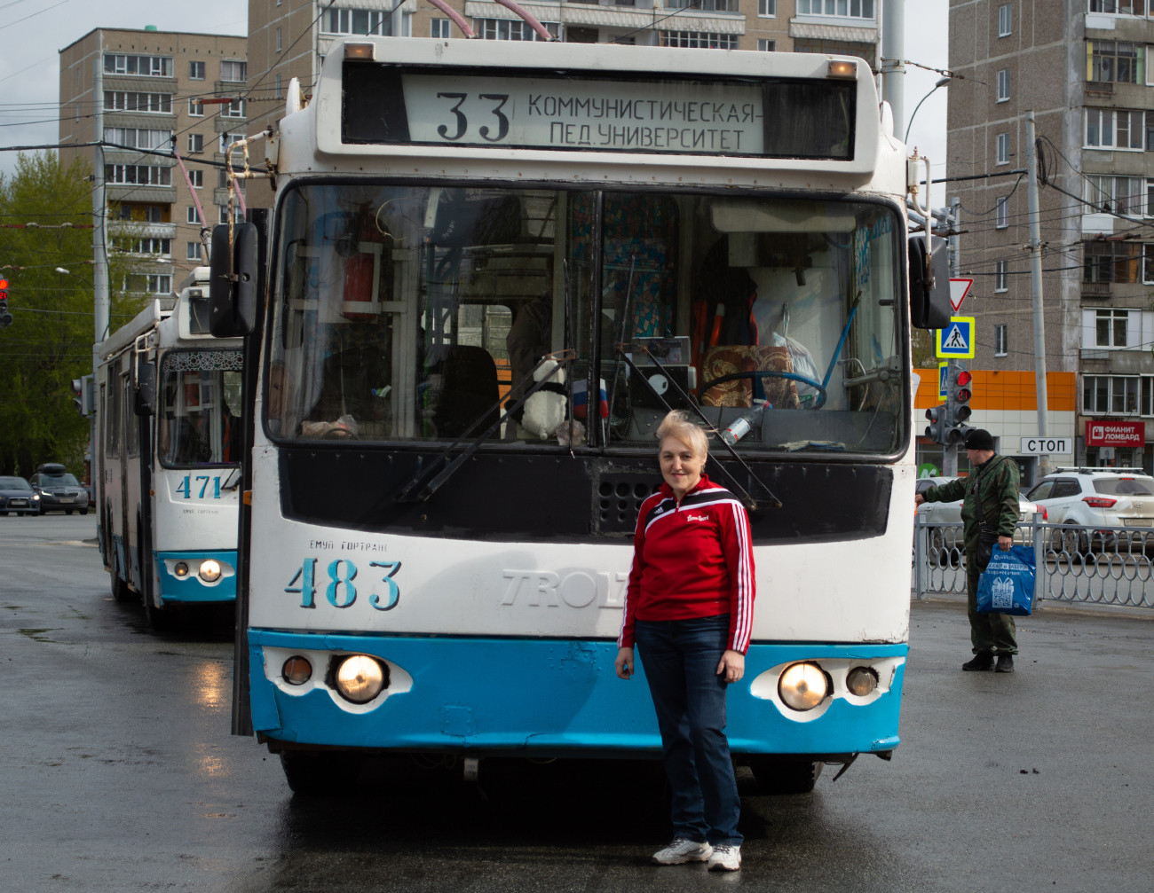 Electric transport employees