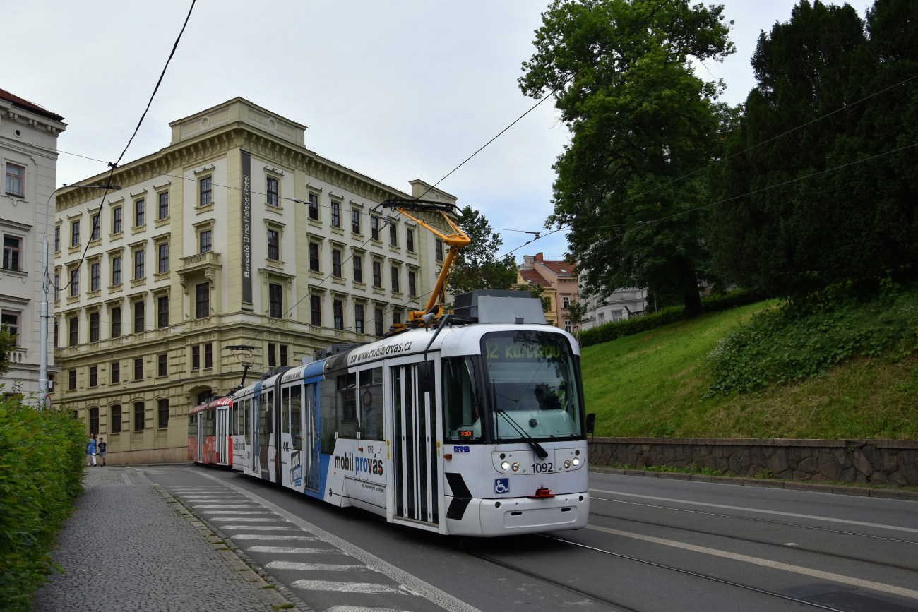Brno, Vario LF2R.E № 1092