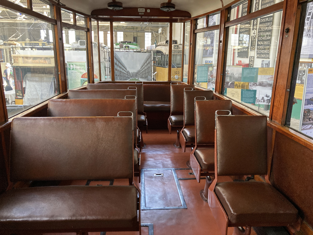 Роттердам, Четырёхосный моторный вагон № 303