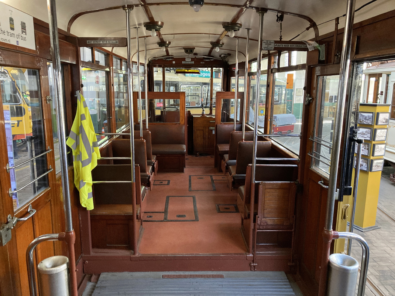 Роттердам, Четырёхосный моторный вагон № 303