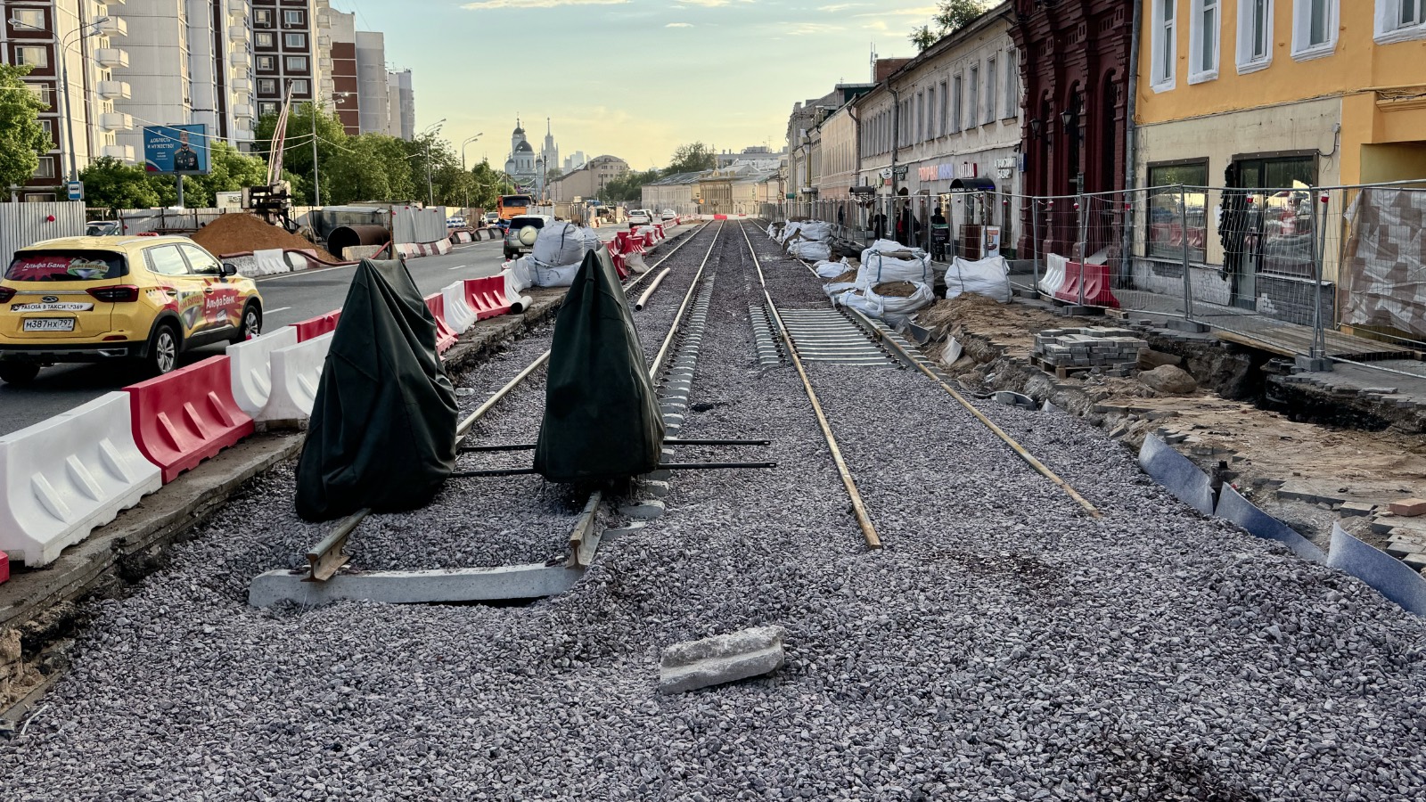 Moscow — Construction of a tram line on Sergiya Radonezhskogo Street