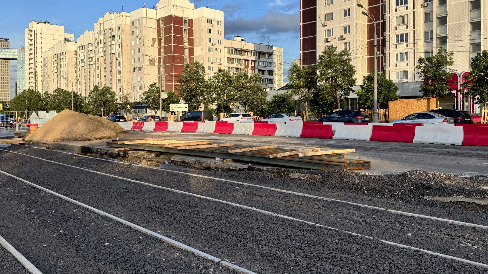 Moscow — Construction of a tram line on Sergiya Radonezhskogo Street