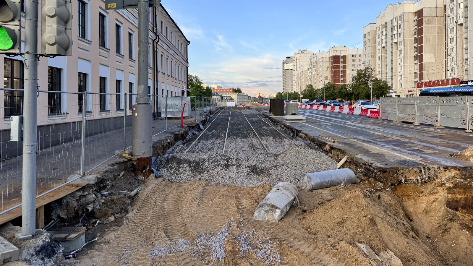 Moscow — Construction of a tram line on Sergiya Radonezhskogo Street