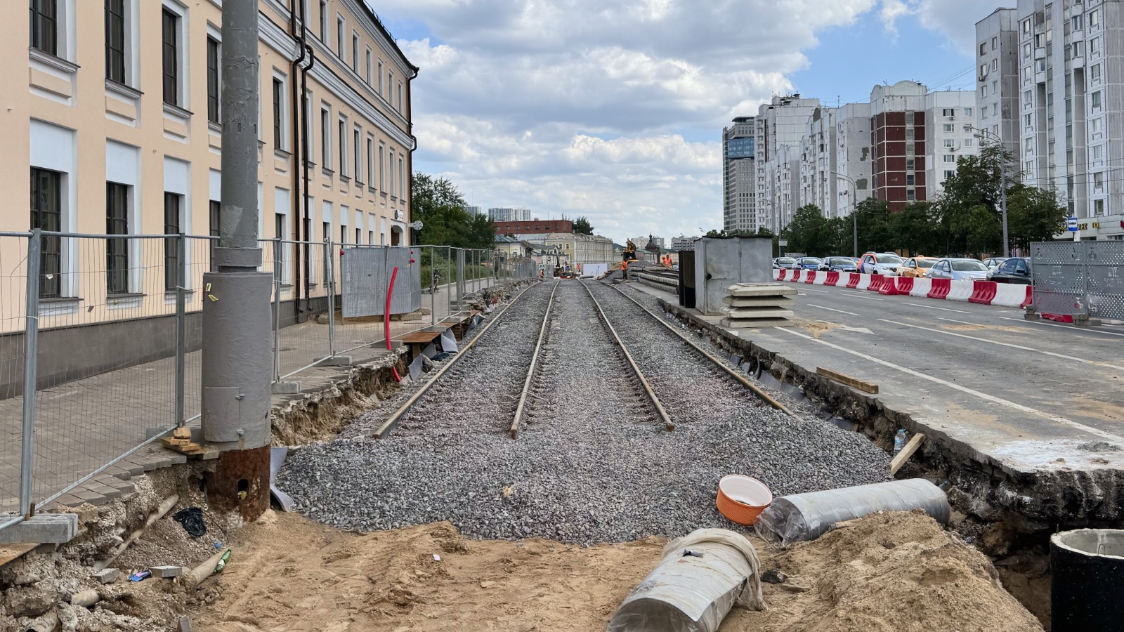 Moscow — Construction of a tram line on Sergiya Radonezhskogo Street