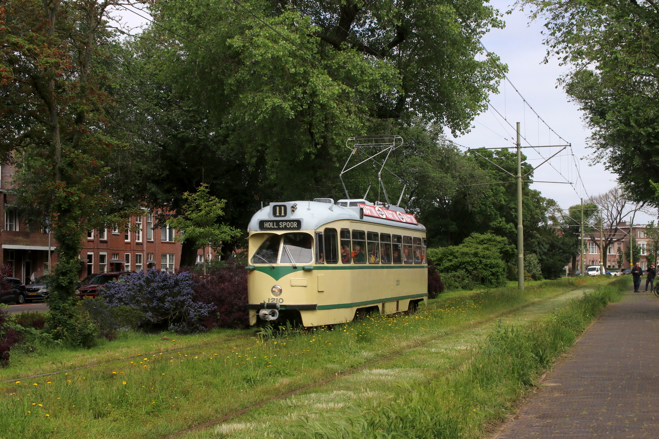 Гаага, BN PCC № 1210; Гаага — 75 лет вагонам P.C.C. (лат.)