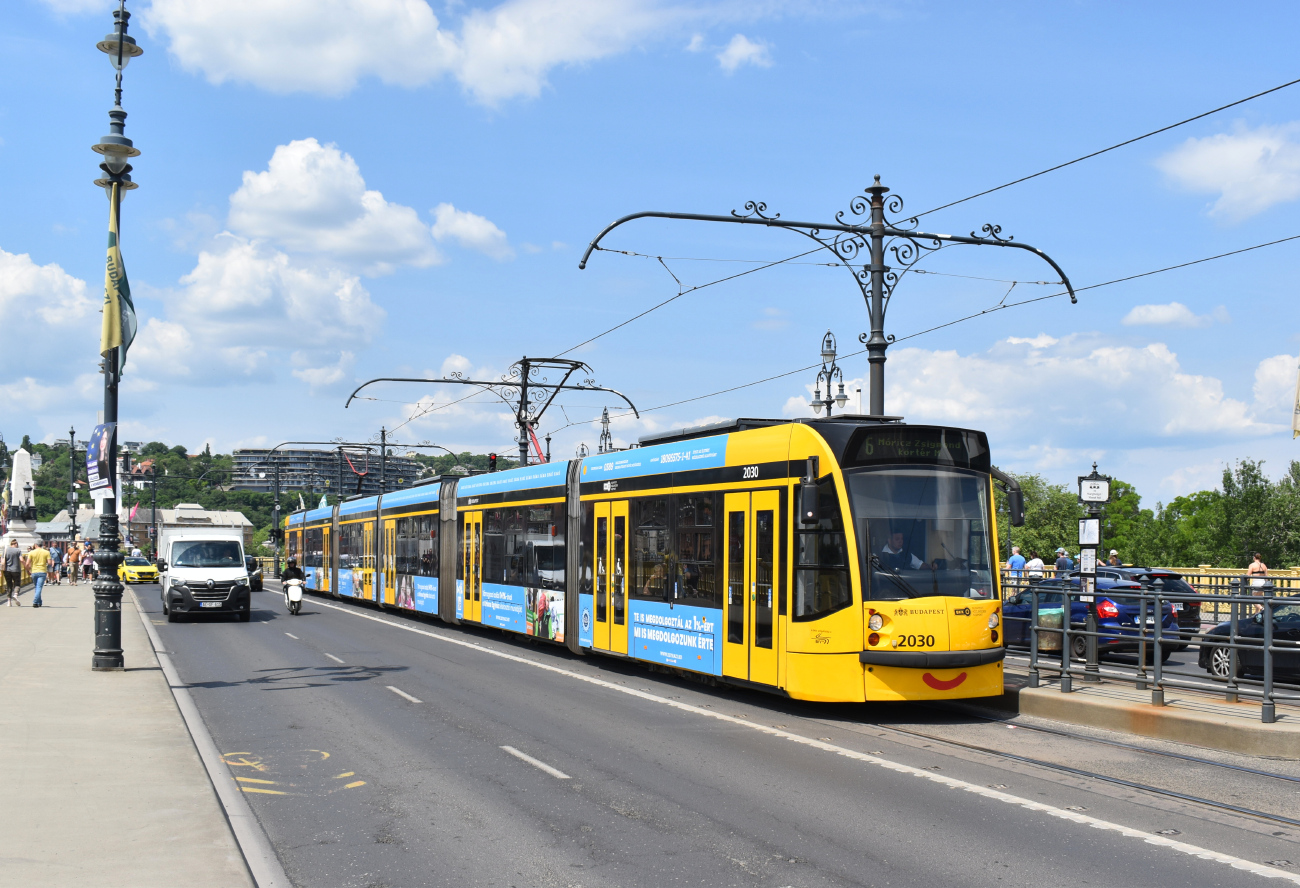Будапешт, Siemens Combino Supra NF12B № 2030
